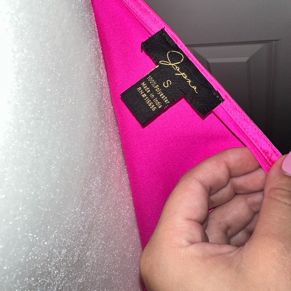 Fuchsia satin dress 💖 - Picture 7 of 8